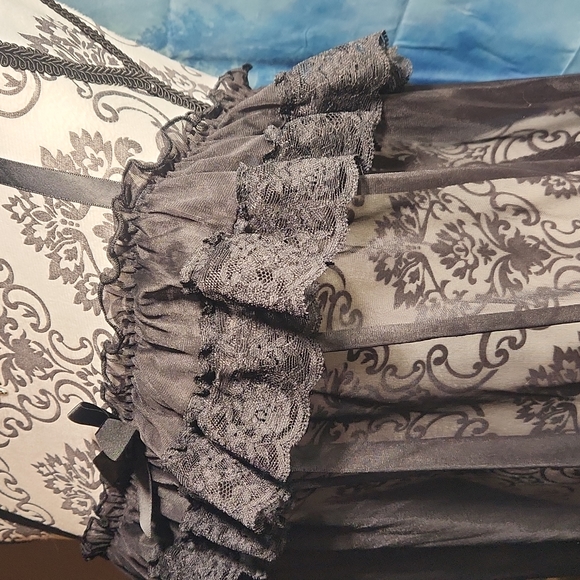 Victoria's Secret Lingerie Chemise Top - Picture 4 of 9